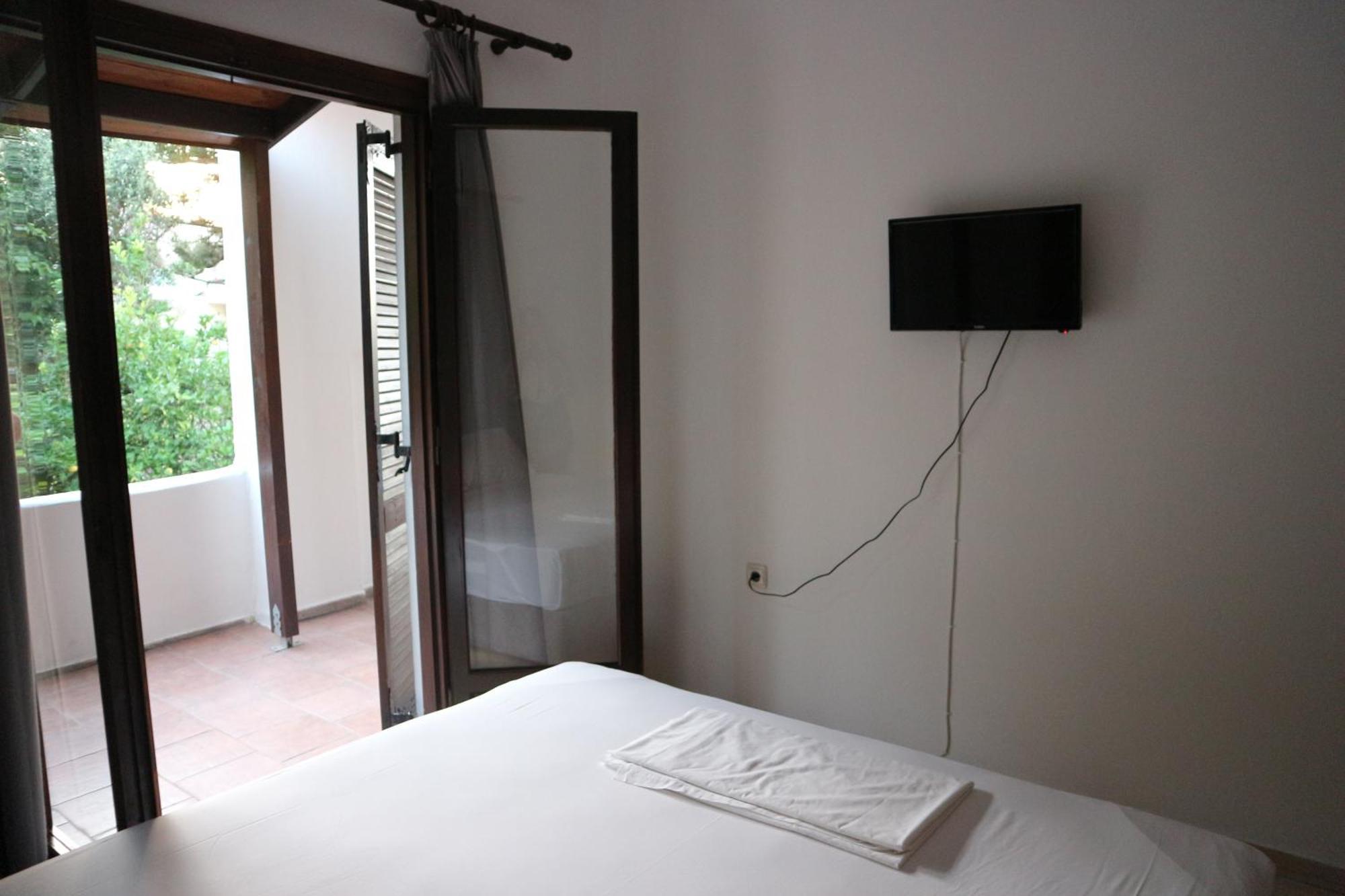 Oliaria Apartments Platanias  Bilik gambar