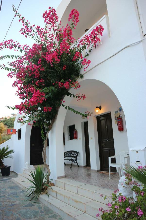 Oliaria Apartments Platanias  Bilik gambar